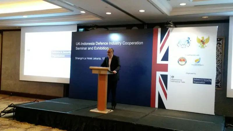 Duta Besar Inggris untuk Indonesia Moazzam Malik, menyampaikan keynote speech dan opening remarks untuk UK - RI Defence Industry Cooperation Seminar and Exhibition di Shangri-la Jakarta (15/3) (Rizki Akbar Hasan/Liputan6.com)
