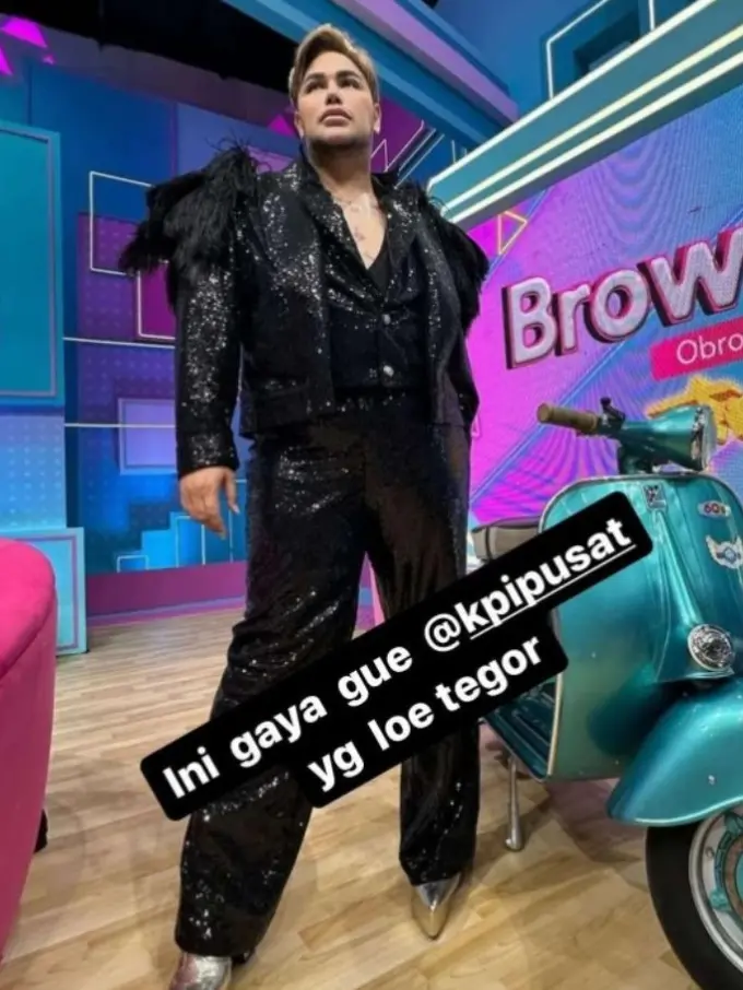 Ditegur karena Gaya Busanaya Mirip Perempuan, Ivan Gunawan Sebut KPI Tidak Paham Fesyen.  foto: Insta Story Instagram @ivan_gunawan