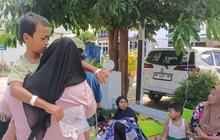 FOTO: Pasien Rumah Sakit  Dievakuasi Usai Gempa Kuat Guncang Palu
