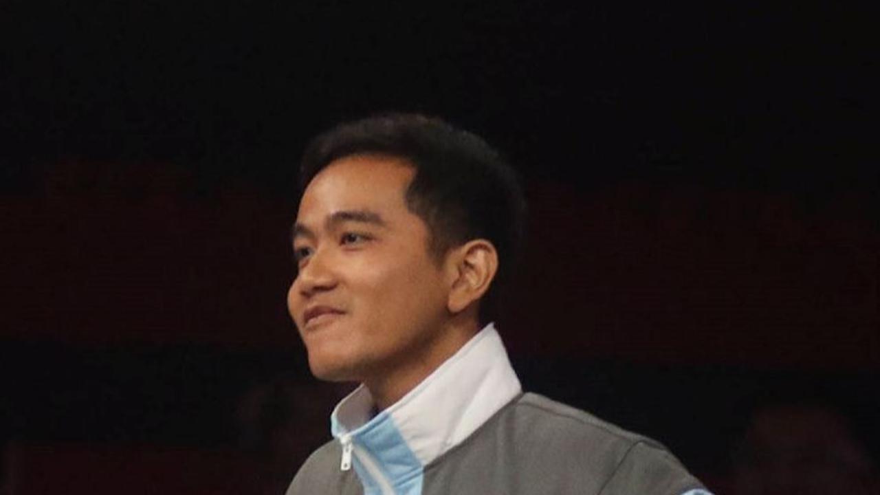 Panasnya debat bermula saat Gibran memberi pertanyaan kepada Mahfud MD “Bagaimana cara mengatasi greenflation?” Kata Gibran saat debat Cawapres, Minggu (21/1/2024).<br>