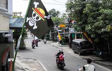 FOTO: Ketika Bendera Bajak Laut One Piece Berkibar di Solo Menjelang 17 Agustus