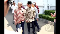 Kedatangan tim Independen yang beranggotan sembilan orang ini akan menyampaikan hasil rapat mereka kepada presiden sekaligus memberikan masukan terkait kisruh antara Polri-KPK, Jakarta, Rabu (28/1/2015). (Liputan6.com/Faizal Fanani)