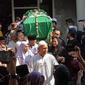 Pemakaman ayahanda Dewi Perssik (Dian Kurniawan/Liputan6.com)