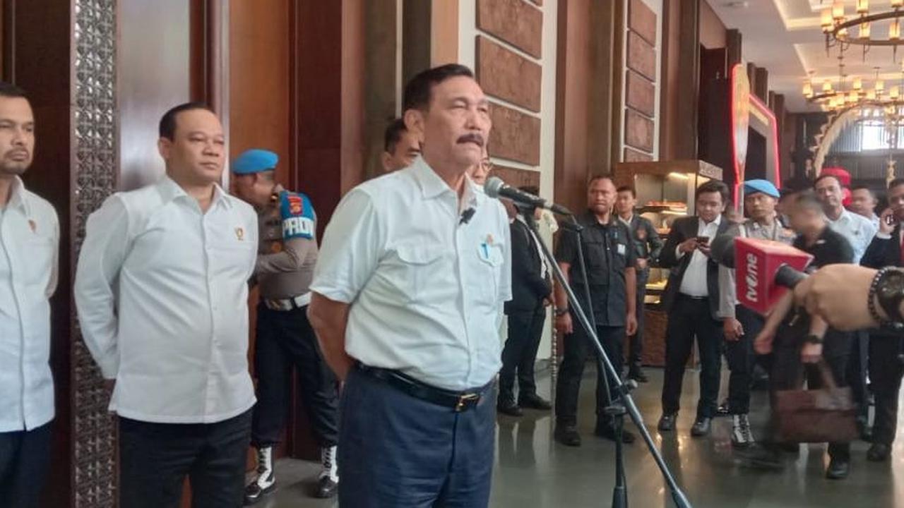 Luhut juga meminta kepada Bareskrim Polri agar tegas menindak siapa pun yang membuat kacau Indonesia khususnya para warga asing.