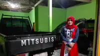 Siti Nur Hidayati, salah satu warga Tuban yang mendadak jadi miliarder usai menerima uang ganti rugi kilang minyak. (Liputan6.com/ Ahmad Adirin)