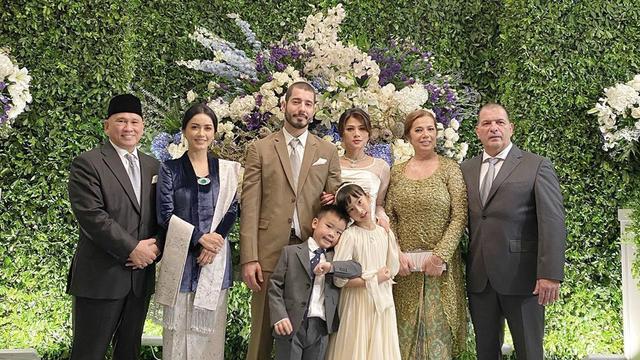 Top 3 Berita Hari Ini: Menilik Kebaya Pengantin Adinda ...