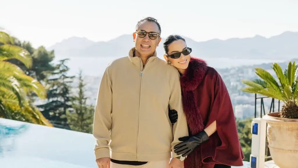 Nia Ramadhani saat Klarifikasi Hubungannya dengan Suami. [@ramadhaniabakrie]