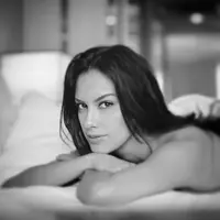 Di usianya yang sudah menginjak 47 tahun, Sophia Latjuba tetap mempunyai wajah yang awet muda. Tak hanya punya wajah yang cantik, ia juga punya bentuk tubuh yang aduhai. (Foto: instagram.com/sophia_latjuba88)