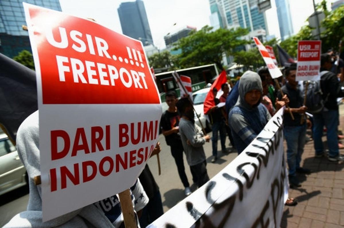 Tuntut nasionalisasi, aktivis geruduk kantor Freeport