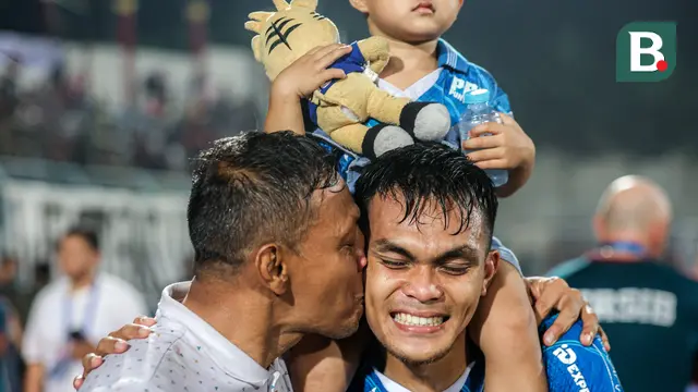 Foto: So Sweet! Deretan Momen Perayaan Gelar Juara BRI Liga 1 2023/2024 para Penggawa Persib Bandung Bareng Keluarga