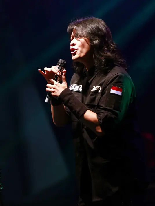 Gigi pun berhasil membangkitkan semangat penonton di acara yang berlangsung dari siang hingga malam hari ini. (Deki Prayoga/Bintang.com)