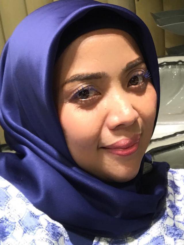 Potret Muzdalifah Gunakan Makeup Tebal (sumber: instagram/muzdalifah999)