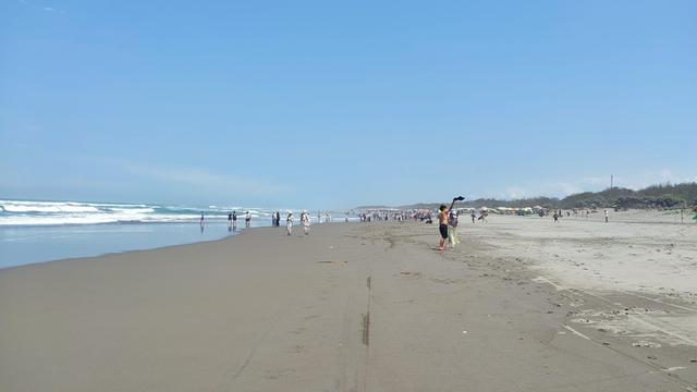 Mitos Larangan Pakai Baju Warna Hijau ke Pantai Parangtritis