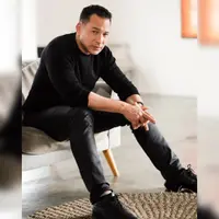 Selain memiliki wajah tampan, Ari Wibowo juga memiliki pesona maskulin yang memikat [@ariwibowo_official]