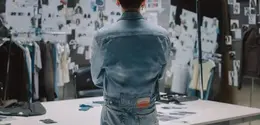 Calvin Klein kembali menarik perhatian dunia fashion dan pop culture lewat kolaborasi terbarunya bersama member Jung Kook dari BTS.