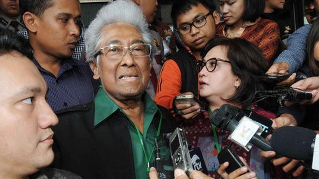 Adnan Buyung sebut menteri di Indonesia cuma jadi yes man