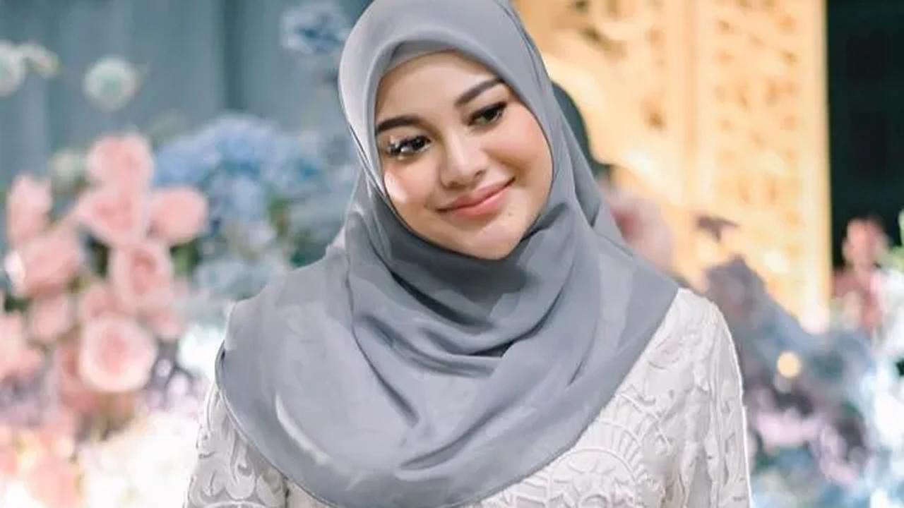 Momen ini membuat Aurel Hermansyah terharu. Ia memahami sang adik yang memang tak banyak bicara namun sering menyentuh hati.