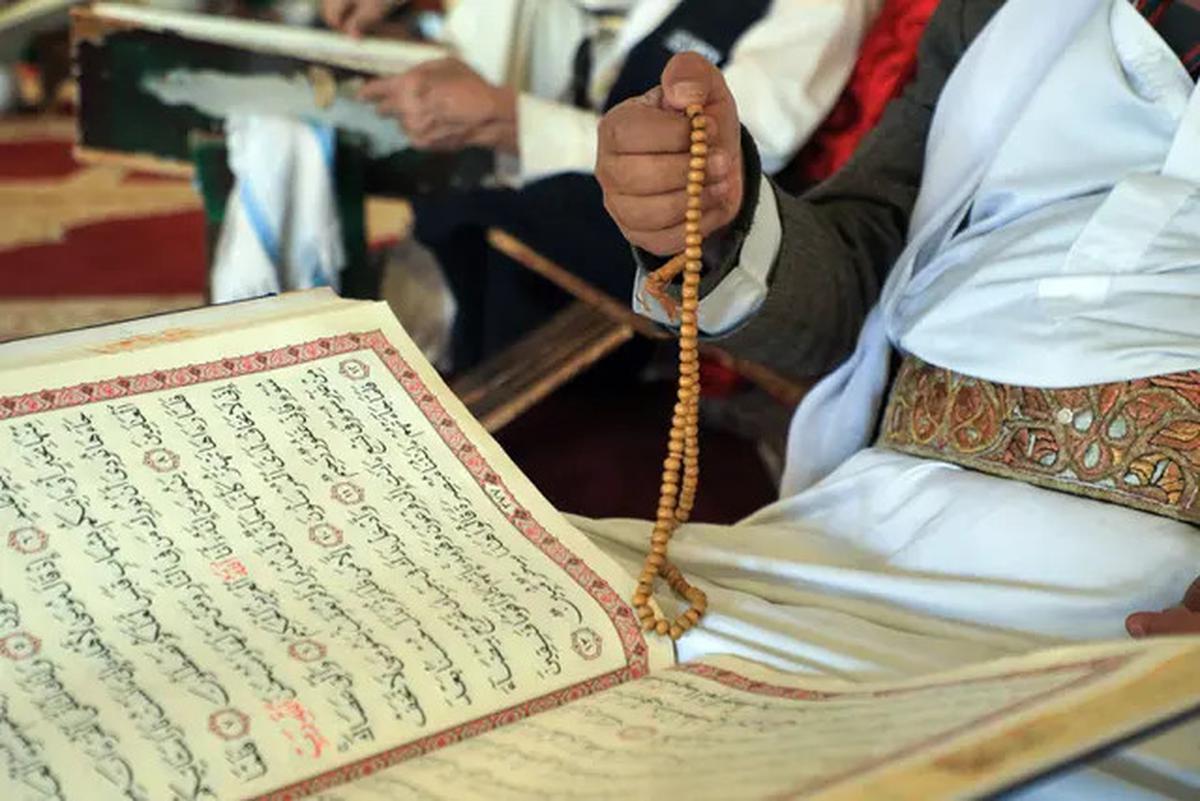Keistimewaan Bulan April, Bisa jadi Penanda Mau 'Sugih' Kata Mbah Moen