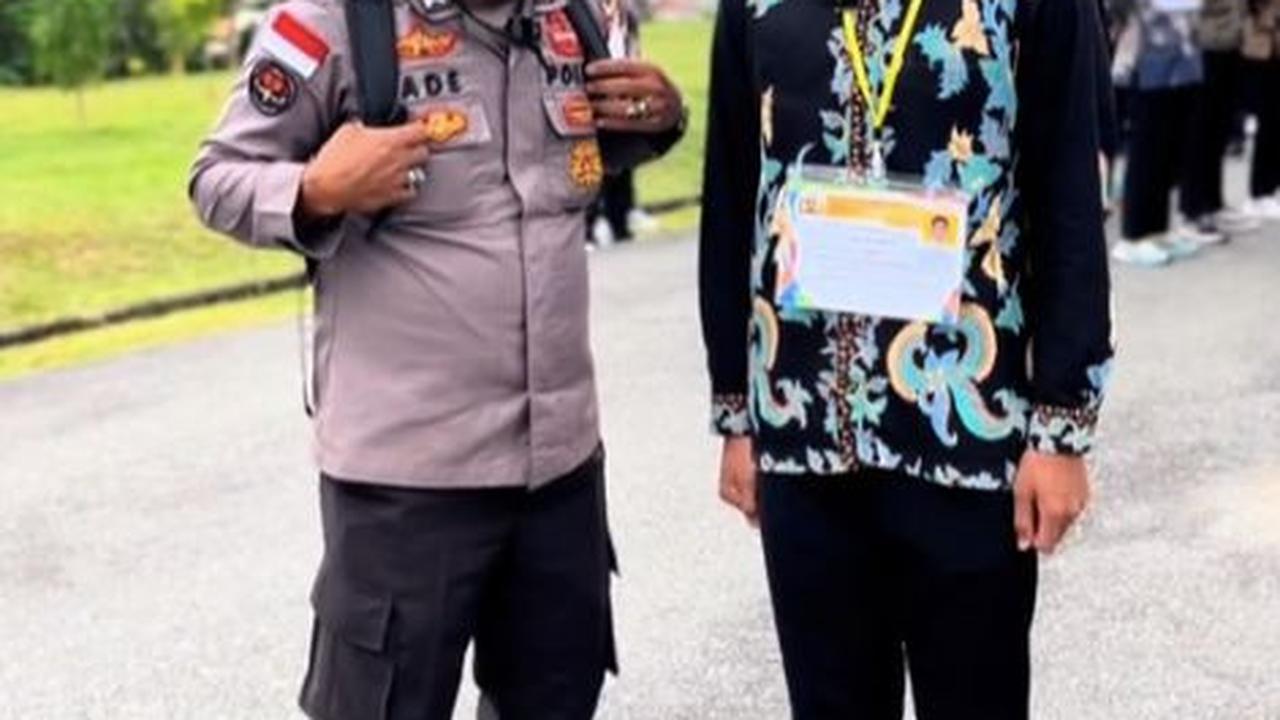 Bukan Anak Ustaz dan Hanya Anak Penjual Martabak<br>