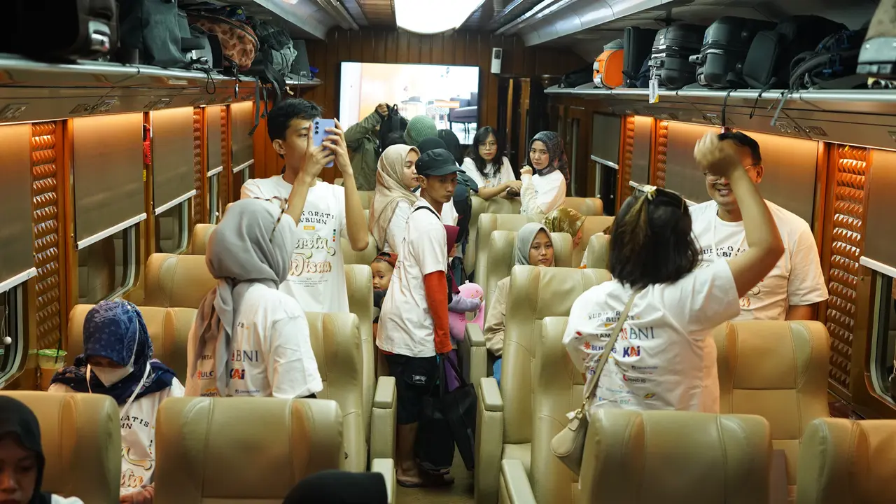 Forum Wartawan BUMN (FWBUMN) kembali mengadakan program Mudik Gratis 2024 menggunakan Kereta Wisata untuk para jurnalis