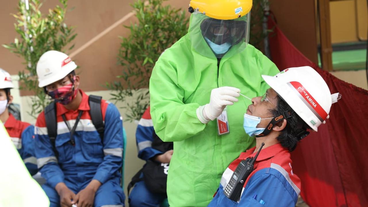 Tes Swab Pertamina Cilacap. (Foto: Liputan6.com/Pertamina)