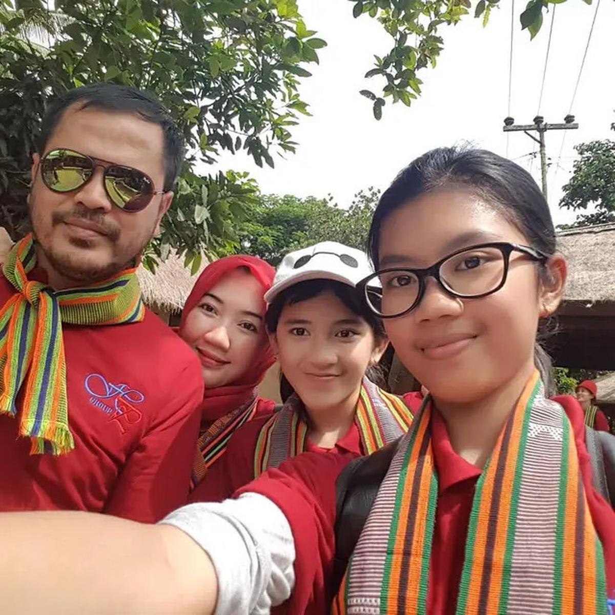 6 Potret Keluarga Haldy Sabri Sebelum Menikah dengan Irish Bella, Penuh Kehangatan