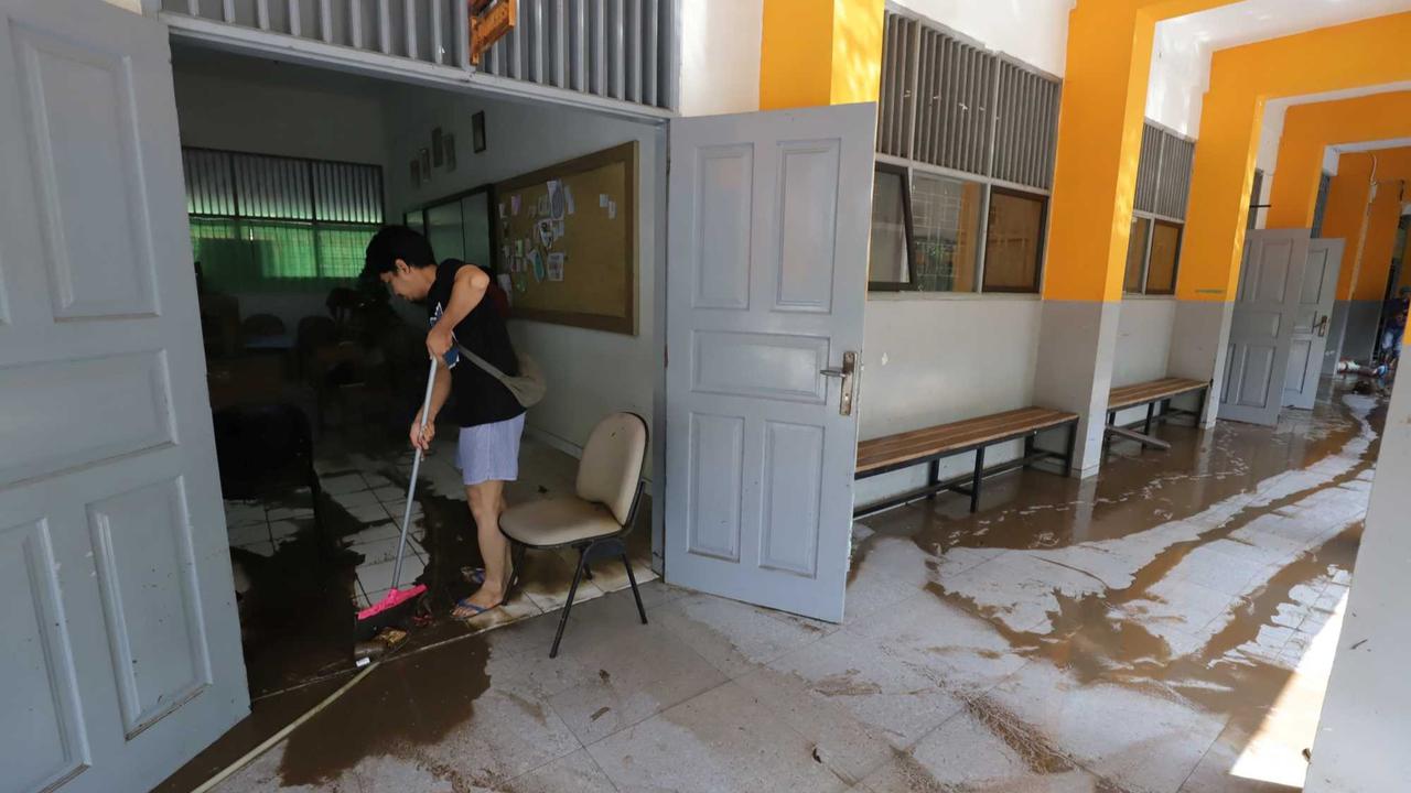 Banjir di SMAN 60 Jakarta mulai surut