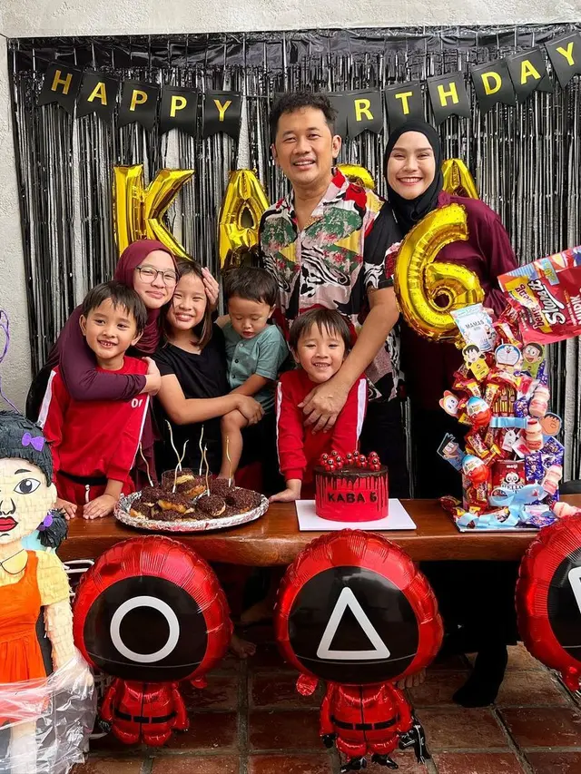 6 Potret Zaskia Adya Mecca dan Hanung Bramantyo Rayakan Ultah Anak, Tampil Kompak