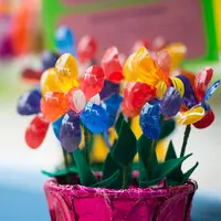 ilustrasi cara membuat bunga plastik/Wutthichai Phosri/shutterstock