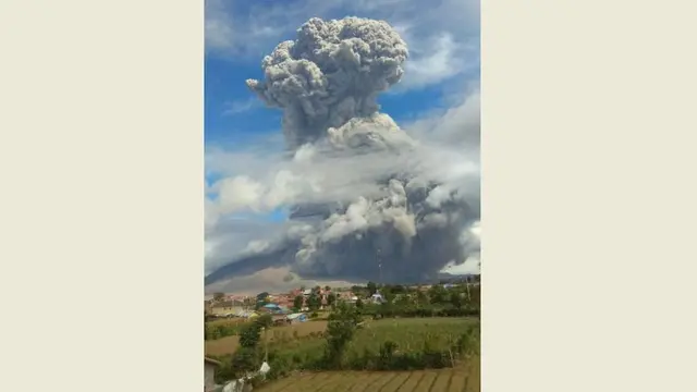 Gunung Sinabung, Sumatera Utara, kembali erupsi, Senin (10/8/2020) pagi. (dok PVMBG)