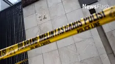 Polda Metro Jaya mengungkapkan adik pelaku perampokan dan pembunuhan sadis Pulomas, Jakarta Timur, Ramlan Butarbutar, berinisial R alias Ucok, tercatat sebagai buronan terkait dugaan kasus pencurian dengan kekerasan.