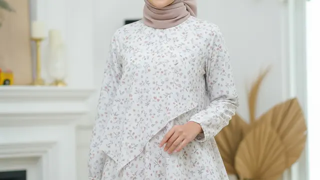 Model Atasan Lebaran 2026 Motif Floral Kecil  Biar Terlihat Fresh (AI)