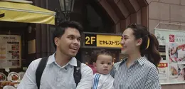 Gaya busananya yang simpel namun polished pun terasa relatable untuk para young moms yang ingin tetap tampil modis tanpa mengorbankan kenyamanan. [@aaliyah.massaid].