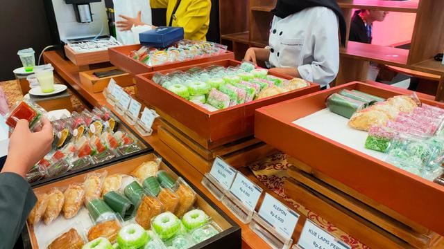 10. Usaha Jajanan Harian dan Gorengan