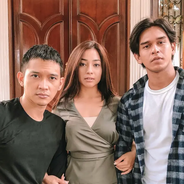 Pernah Main Sinetron Bareng, Ini 6 Potret Persahabatan Rangga Azof dan Nikita Willy