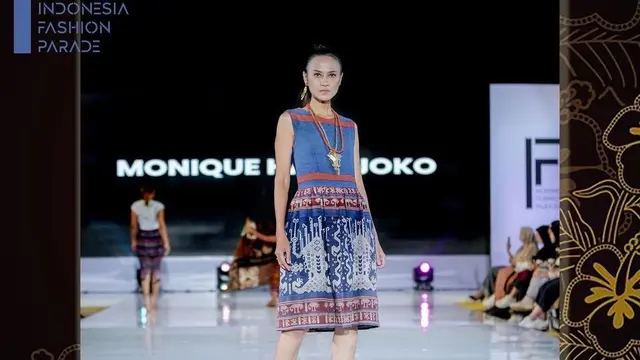 Foto Rasa Wastra Indonesia pada pagelaran Indonesia Fashion Parade