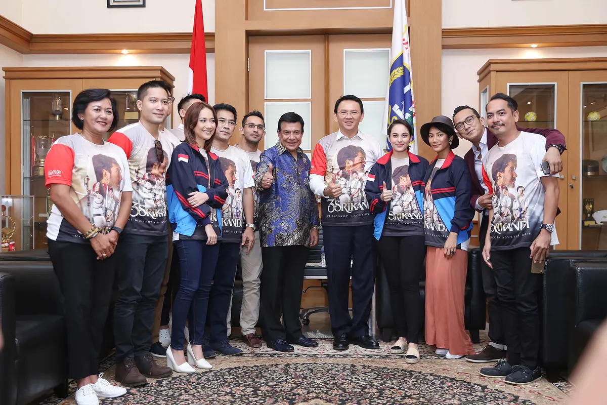 [Bintang] Promo film 3 Srikandi di kantor Basuki Tjahaja Purnama