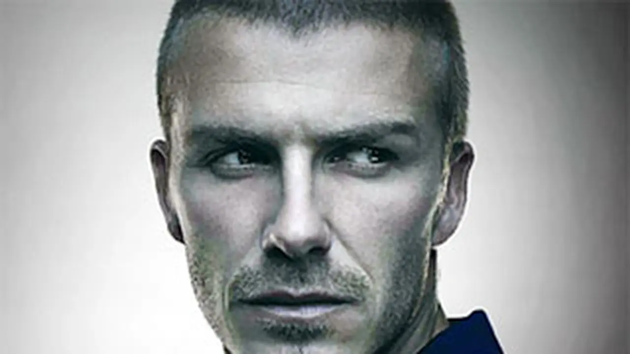 Tolak Disalami David Beckham, Ada Apa dengan Wanita Ini?