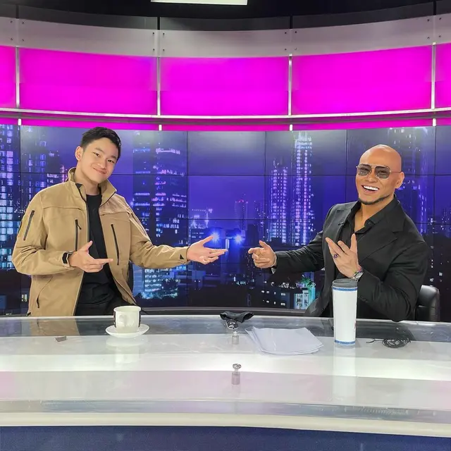 7 Potret Kebersamaan Deddy Corbuzier dan Azka Corbuzier, Kompak