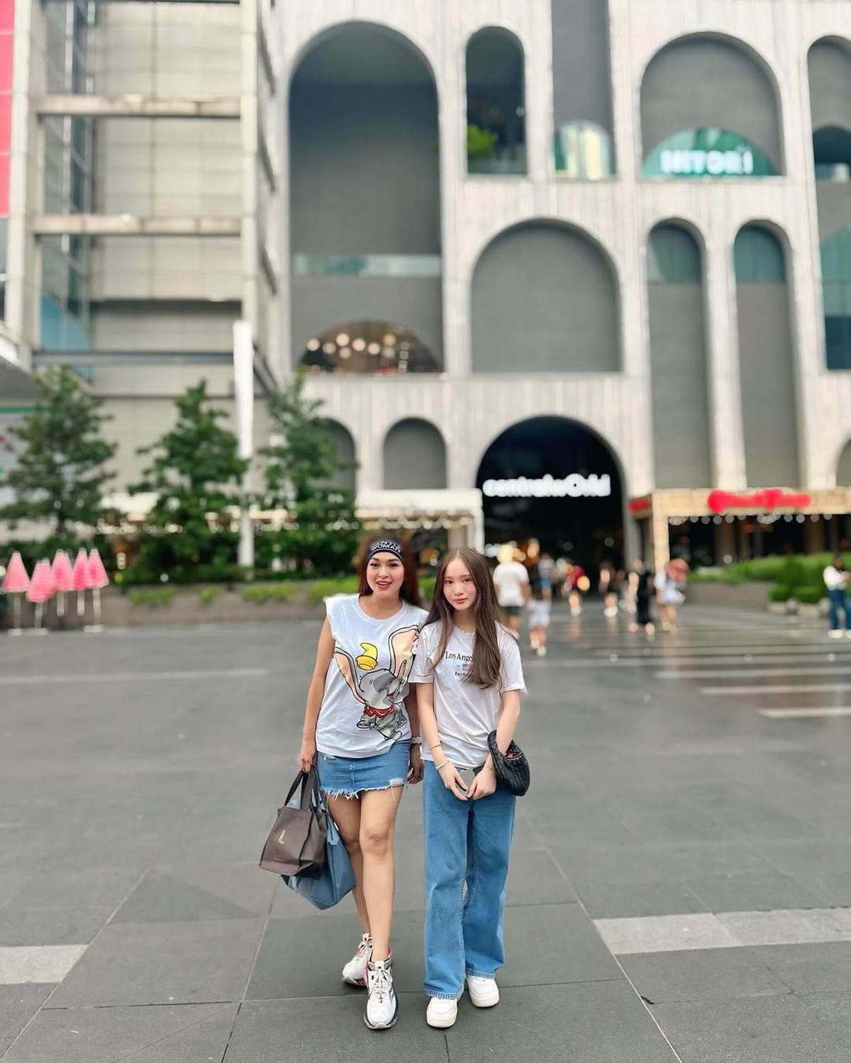 Potret Sasha Alexa Bersama Anak yang Dipuji Sama-Sama Cantik