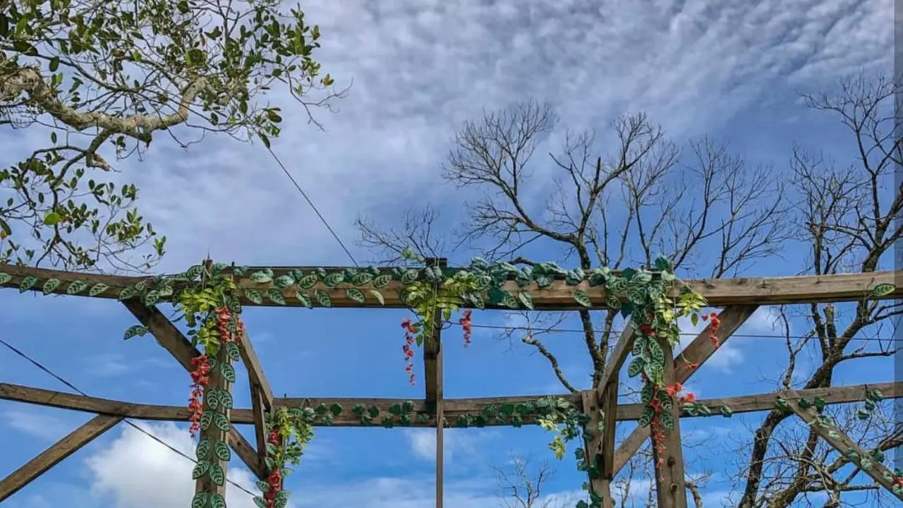 Salah satu lokasi foto di Lembah Biru (Instagram/@firaaarmdni)