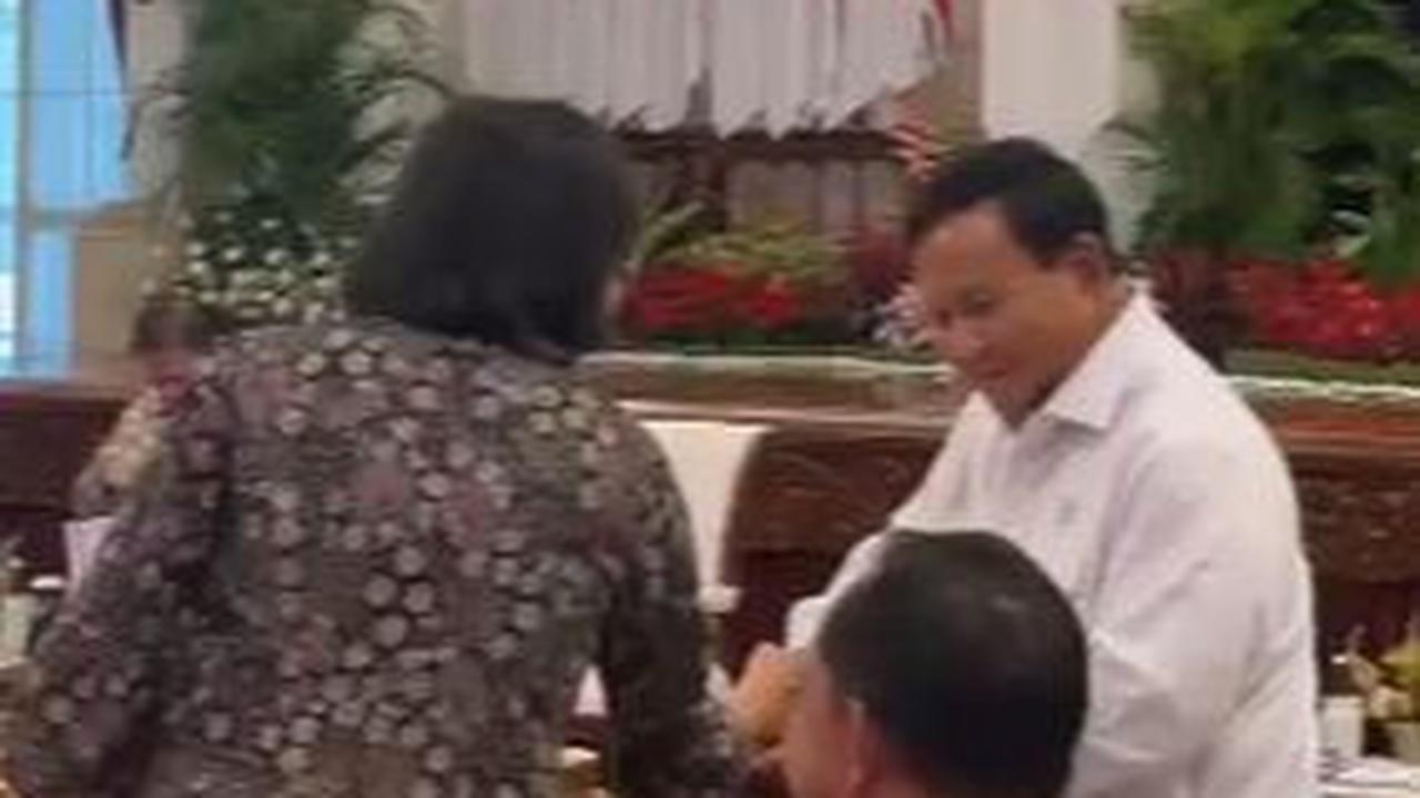 VIDEO: Momen Sri Mulyani Salami Prabowo Sampai Kaget Usai Disapa Luhut di Istana
