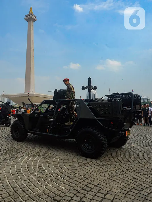 Pada acara puncak HUT Ke-78 TNI pada tanggal 5 Oktober bakal dilaksanakan upacara militer parade dan defile, demonstrasi pesawat, helly, jupiter, serta Free Fall 78 personel. (merdeka.com/Arie Basuki)
