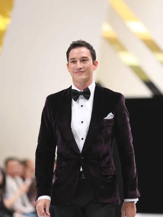 Anak semata wayang itu membuat hubungan dengan mantan istrinya masih terjalin baik hingga sekarang ini. Bahkan, Mike berniat menyewa pengawal untuk melindungi anak dan mantan istrinya itu.(Nurwahyunan/Bintang.com)