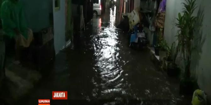 Kali Sunter Meluap, Permukiman di Cipinang Melayu Terendam Banjir
