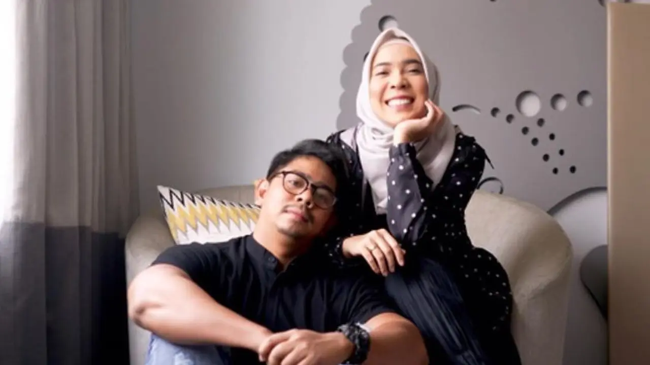 [Fimela] Fitri Tropica dan suami