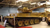 Tank tempur pada Perang Dunia II memiliki pilihan untuk dinyalakan dengan tenaga tangan. 