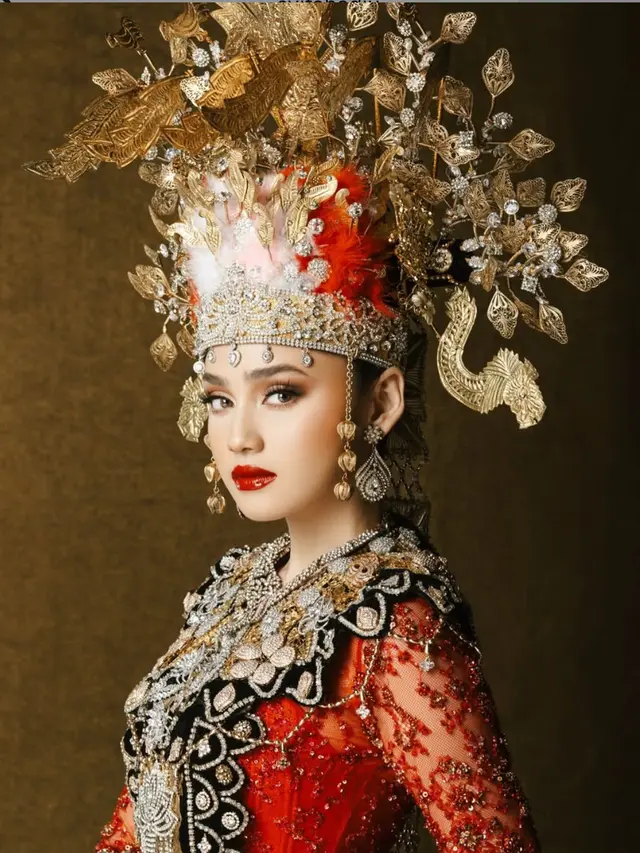 Makeup Syifa Hadju Tampil dengan Adat Gorontalo saat Prewedding. [@syifahadju]