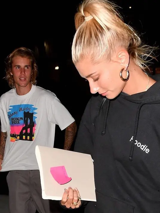 Justin Bieber dan Hailey Baldwin sendiri dikabarkan sudah membicarakan pernikahan dan tak ingin lama-lama dalam fase tunangan. (instagram/justinbiebertrackerrr)