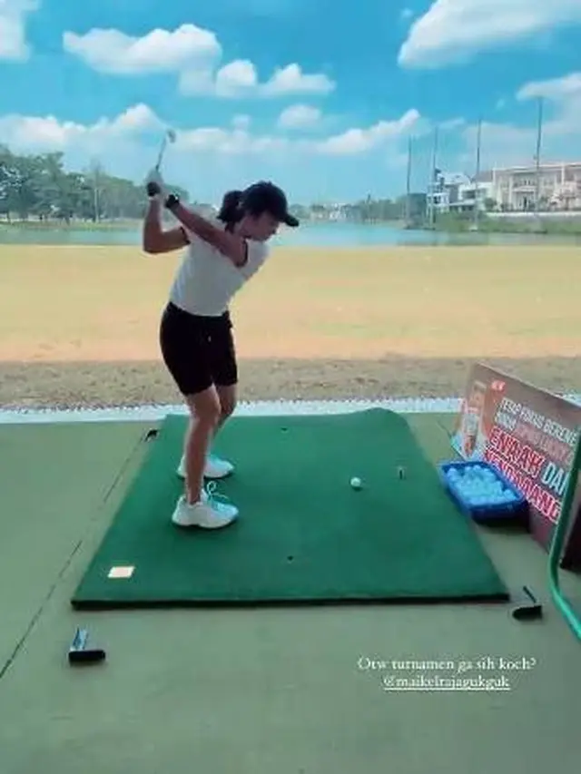 Tampil Sporty, Ini 6 Gaya Stylish Fay Nabila Saat Main Golf